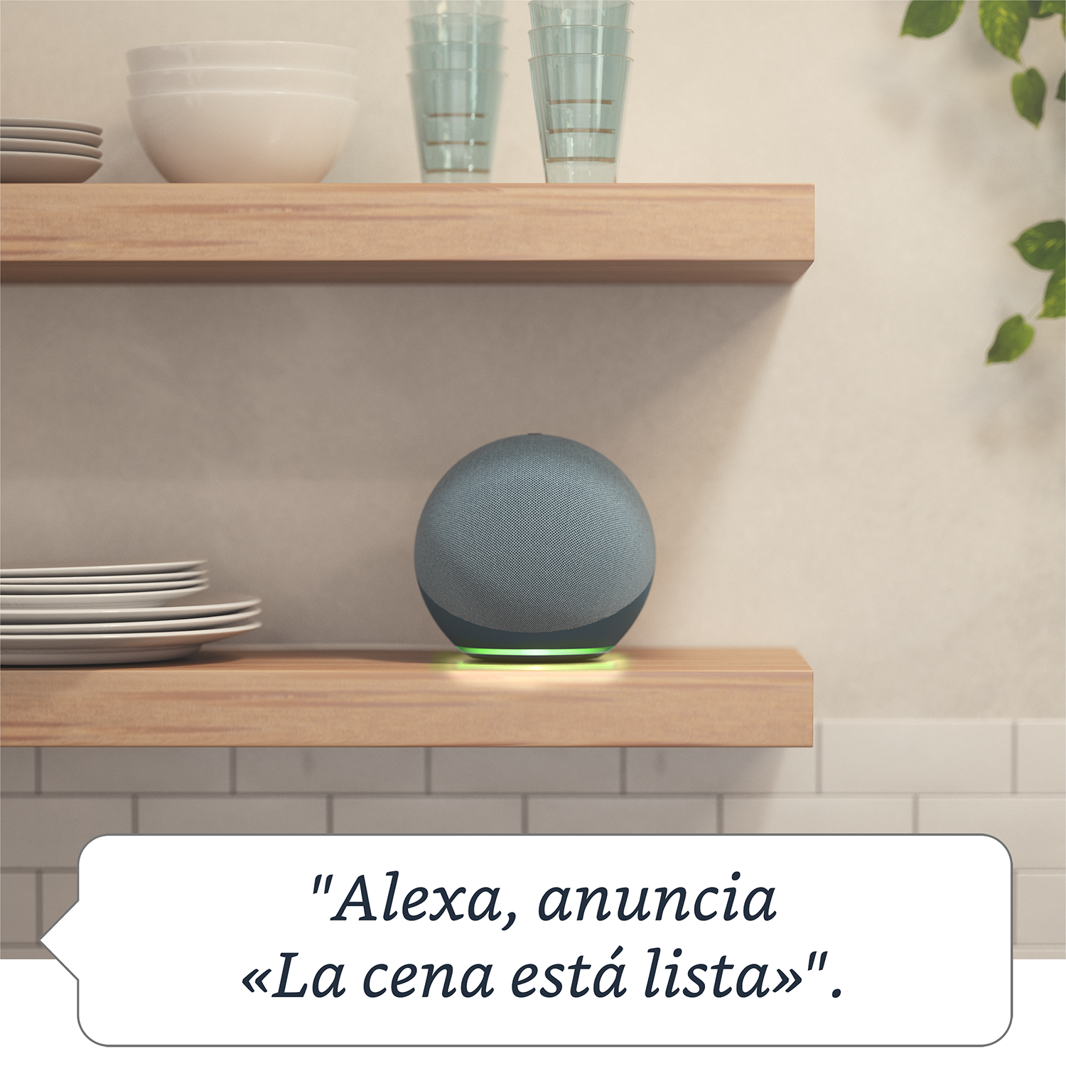 Un Echo Dot en un estante con una burbuja de diálogo que dice: Alexa, anuncia que la cena está lista.