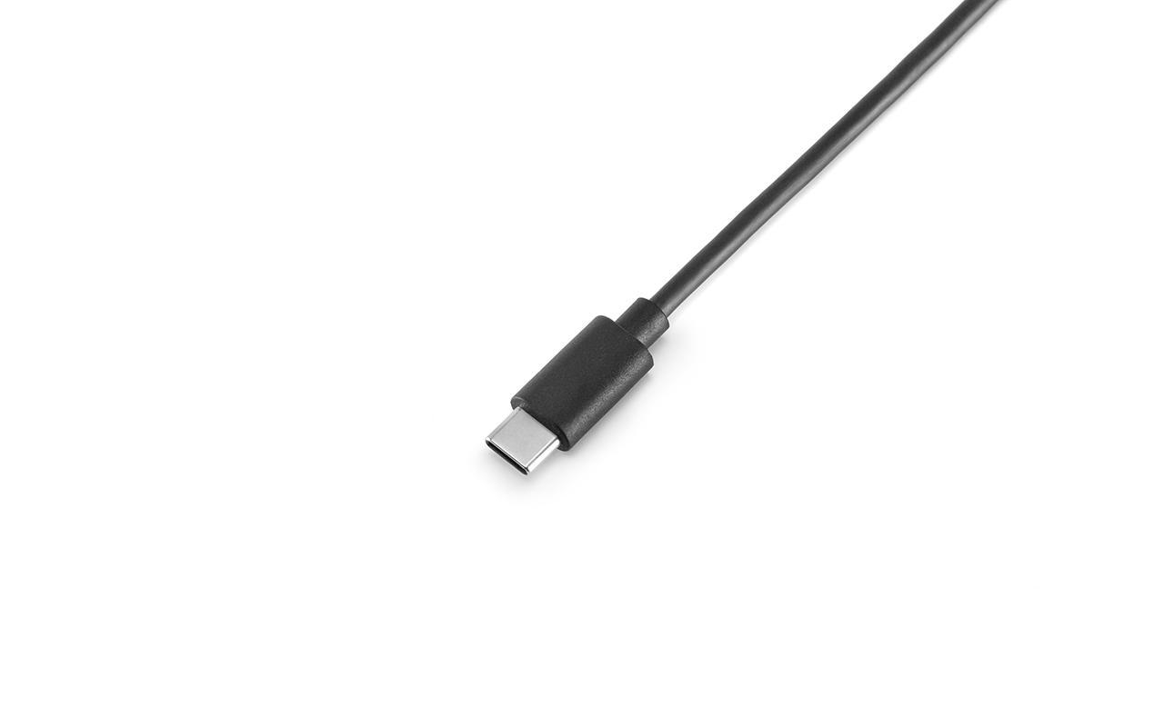 Schwarzes USB-C-Kabel mit USB-C-Anschluss auf weißem Hintergrund.