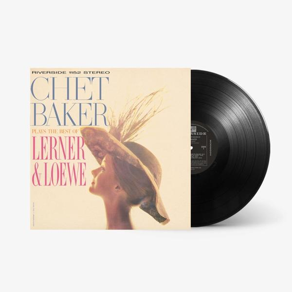 Chet Baker album borítója egy kalapos nővel. Fekete bakelit lemez jobbra.