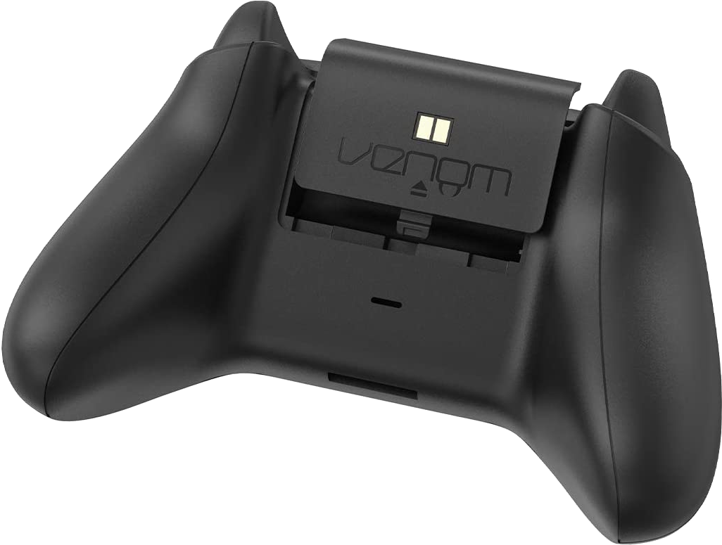 Egy fekete Xbox vezérlő hátulja, nyitott Venom akkumulátorrekesszel.
