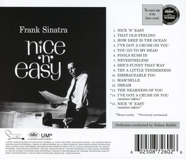 CD-hoes van Frank Sinatra, 'Nice 'n' Easy'. Met zijn foto en een lijst met nummers op de achterkant.