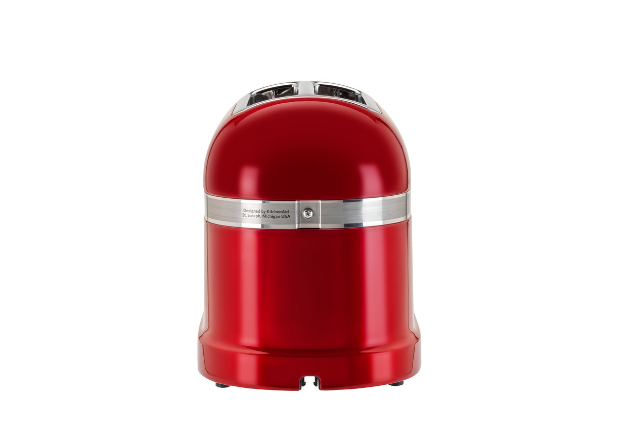 Roter KitchenAid Toaster mit silbernem Band, auf weißem Hintergrund.