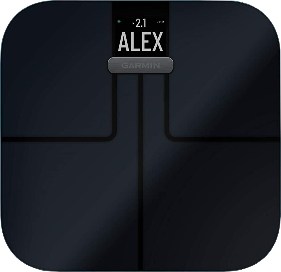 Een donkerblauwe Garmin slimme weegschaal. Het display leest 'ALEX' en '2.1'. De merknaam 'GARMIN' staat onder het display.