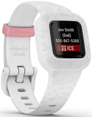 Une montre intelligente Disney blanche. Elle affiche un contact avec le nom Jon Smith et ICE.