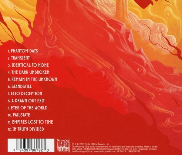 Pochette d'album avec un fond rouge vif et les titres des chansons répertoriés. Comprend un design métallique.