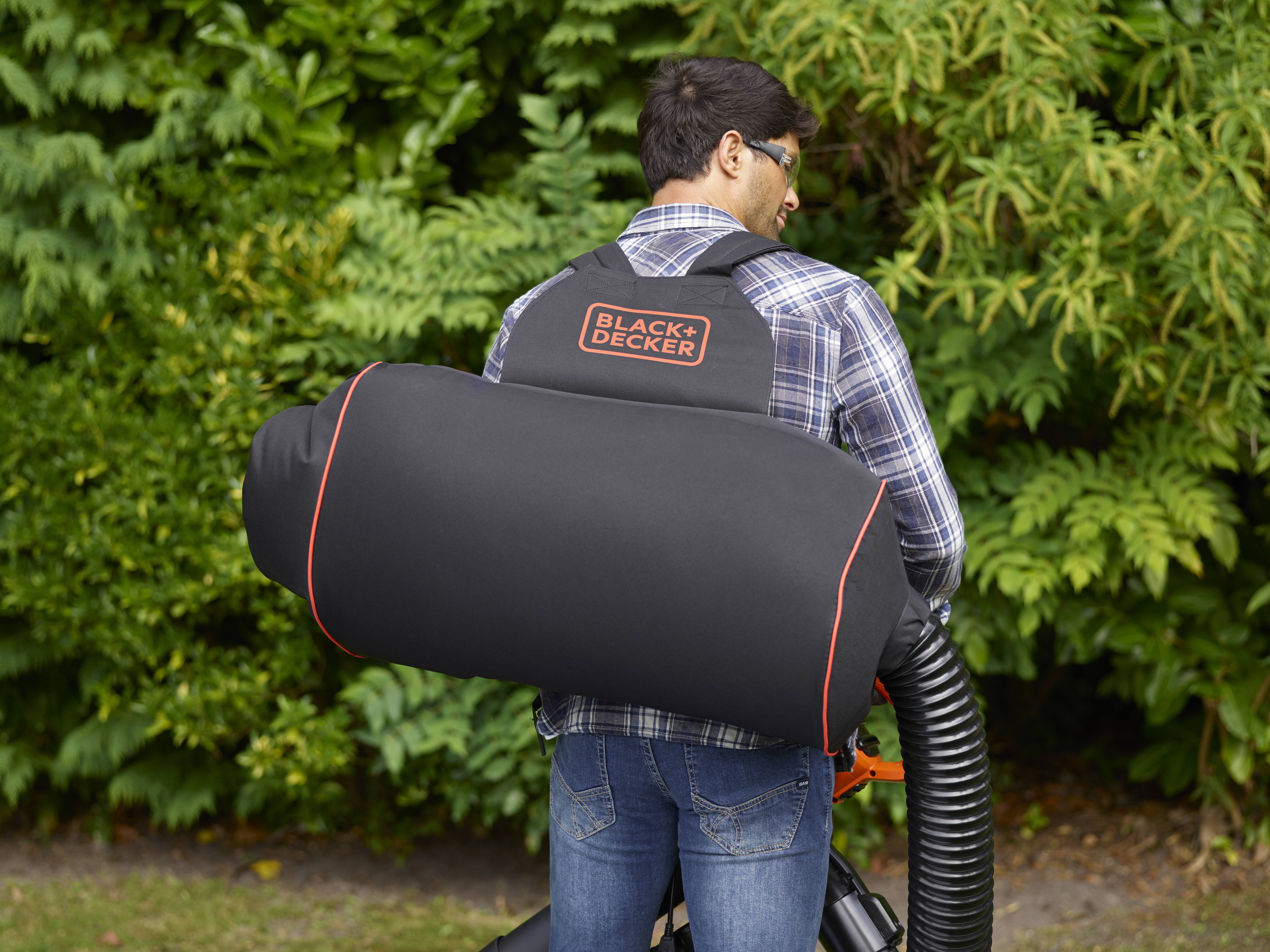 BLACK+DECKER BEBLV300 Laubsauger Schwarz/Orange