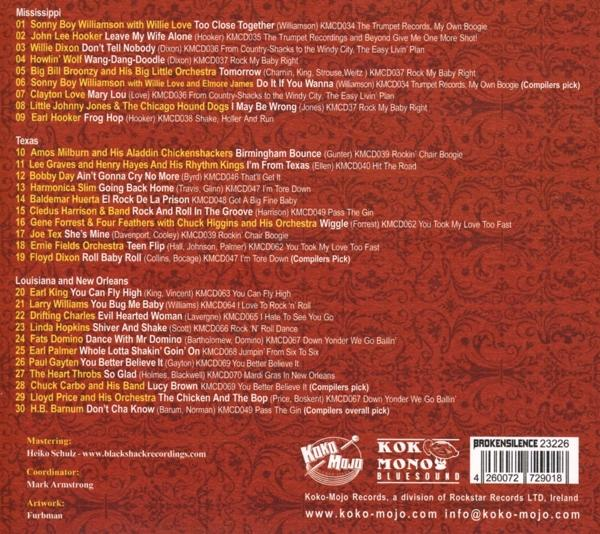 Rückseite einer CD mit Text, Titeln, Namen und Kontaktinformationen.
