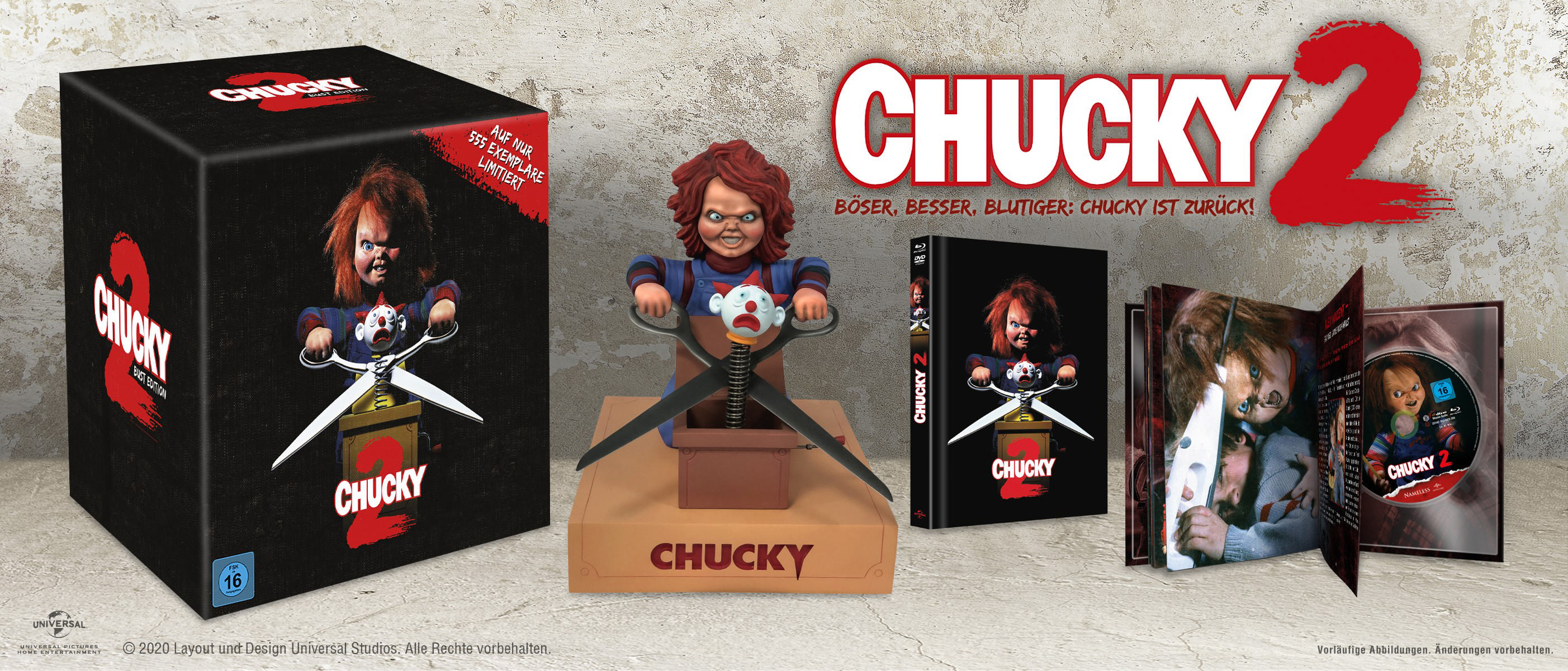 Chucky 2 Box-Set. Es enthält eine Chucky-Puppe, eine DVD und ein Buch. Der Hintergrund ist dunkel und gruselig.