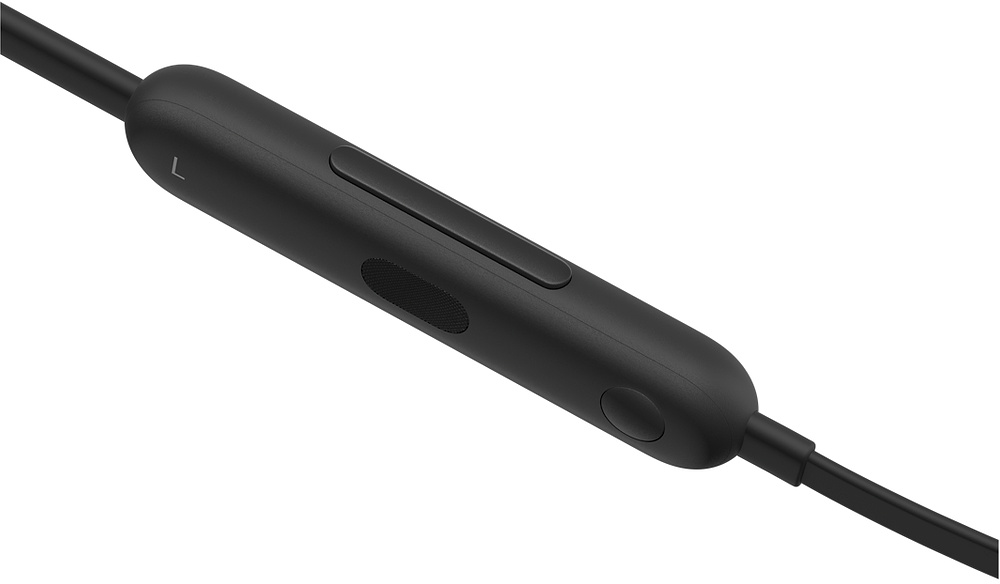 Schwarze Beats-Kopfhörersteuerung mit Knöpfen und Mikrofon. Das Kabel ist schwarz.