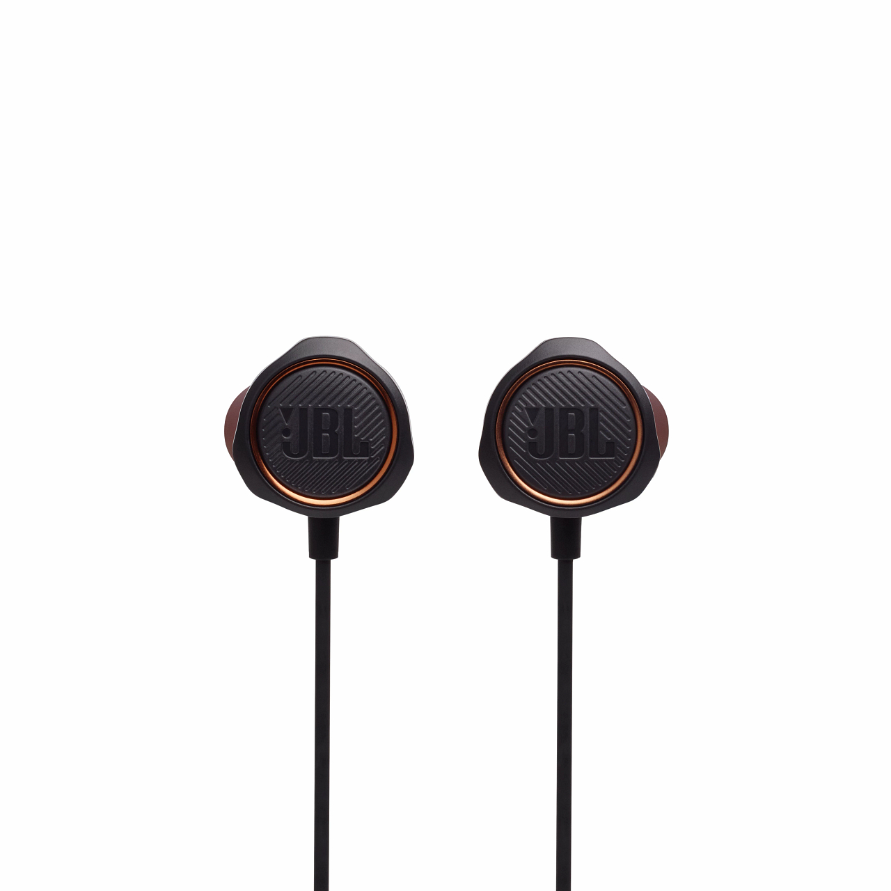 Zwei schwarze JBL-Ohrhörer mit kupferfarbenen Akzenten und schwarzem Kabel.