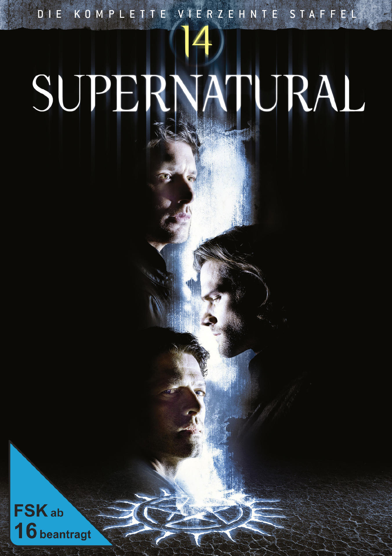 Supernatural Staffel 14 DVD-Cover mit drei Schauspielern und blauem Licht.
