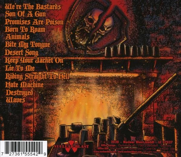 Rückseite eines Musikalbums mit Titelliste, Totenköpfen, Feuer und einem metallischen Nuclear Blast Logo.