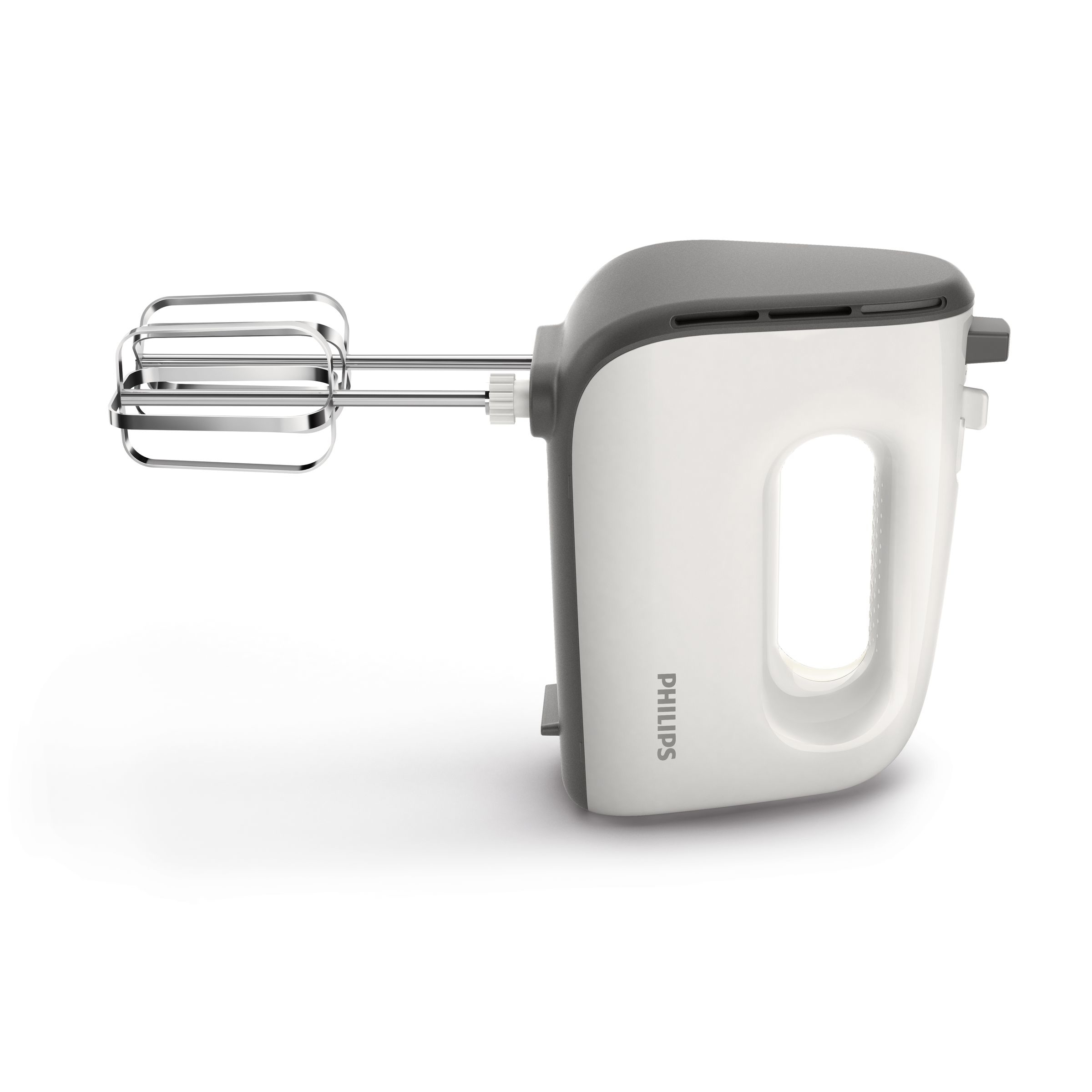 Ein weißer und grauer Handmixer mit verchromten Rührbesen. Der Mixergriff ist weiß.
