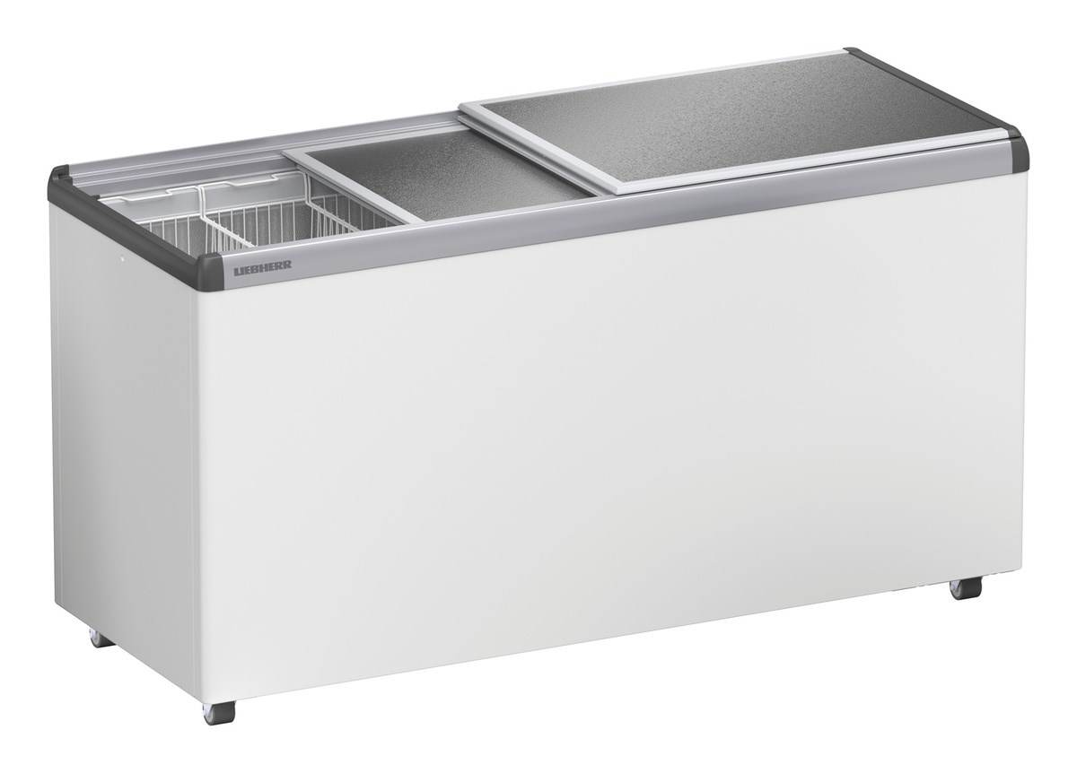 Weißer Kühl-Gefrierschrank mit zwei durchsichtigen Glasdeckeln und Edelstahl-Innenraum.