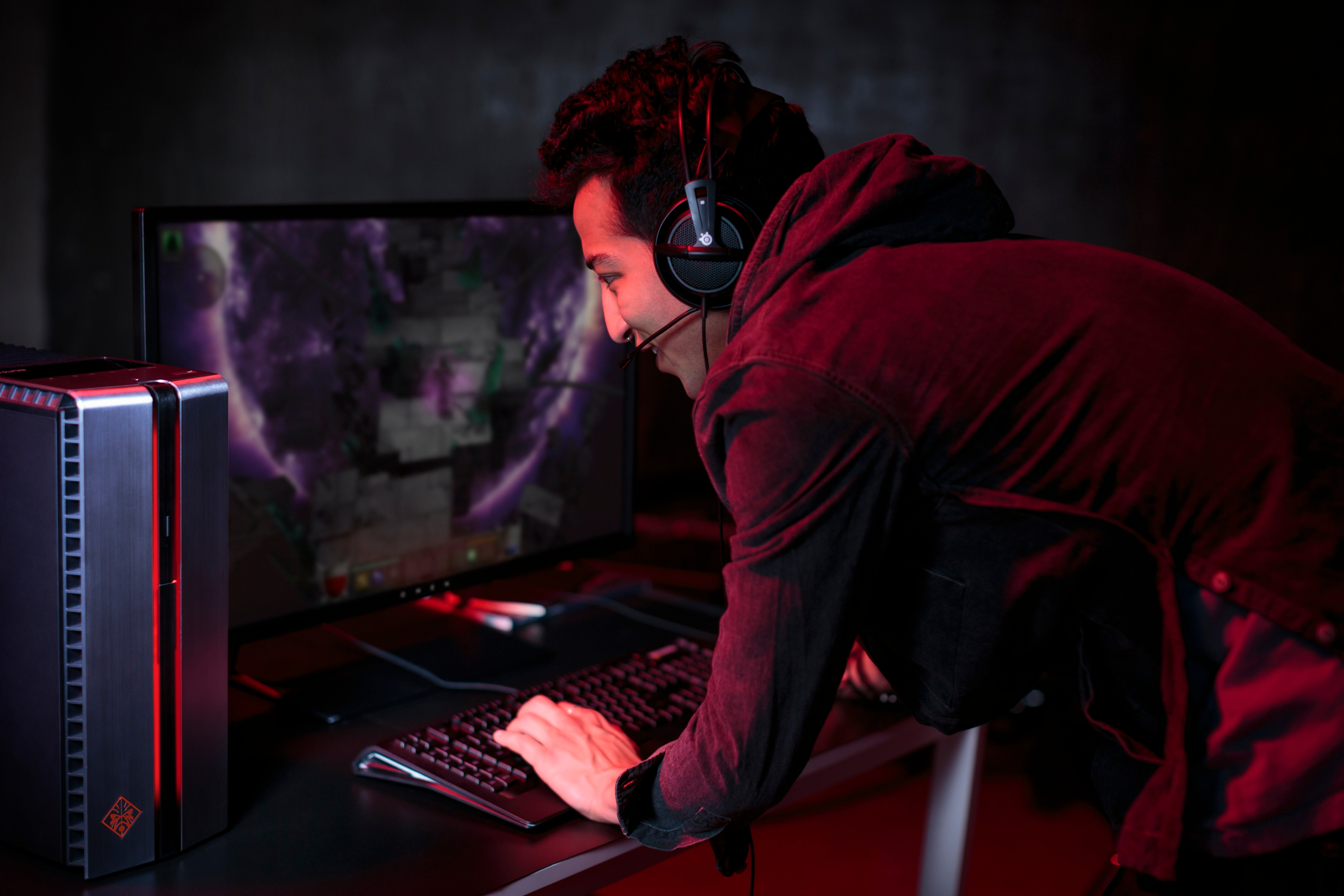 HP OMEN 870-011ng - Intel® Core™ i7 i7-6700K - 16 GB - 256 GB - NVIDIA GeForce® GTX 1070 - Windows 10 Home (64 Bit)