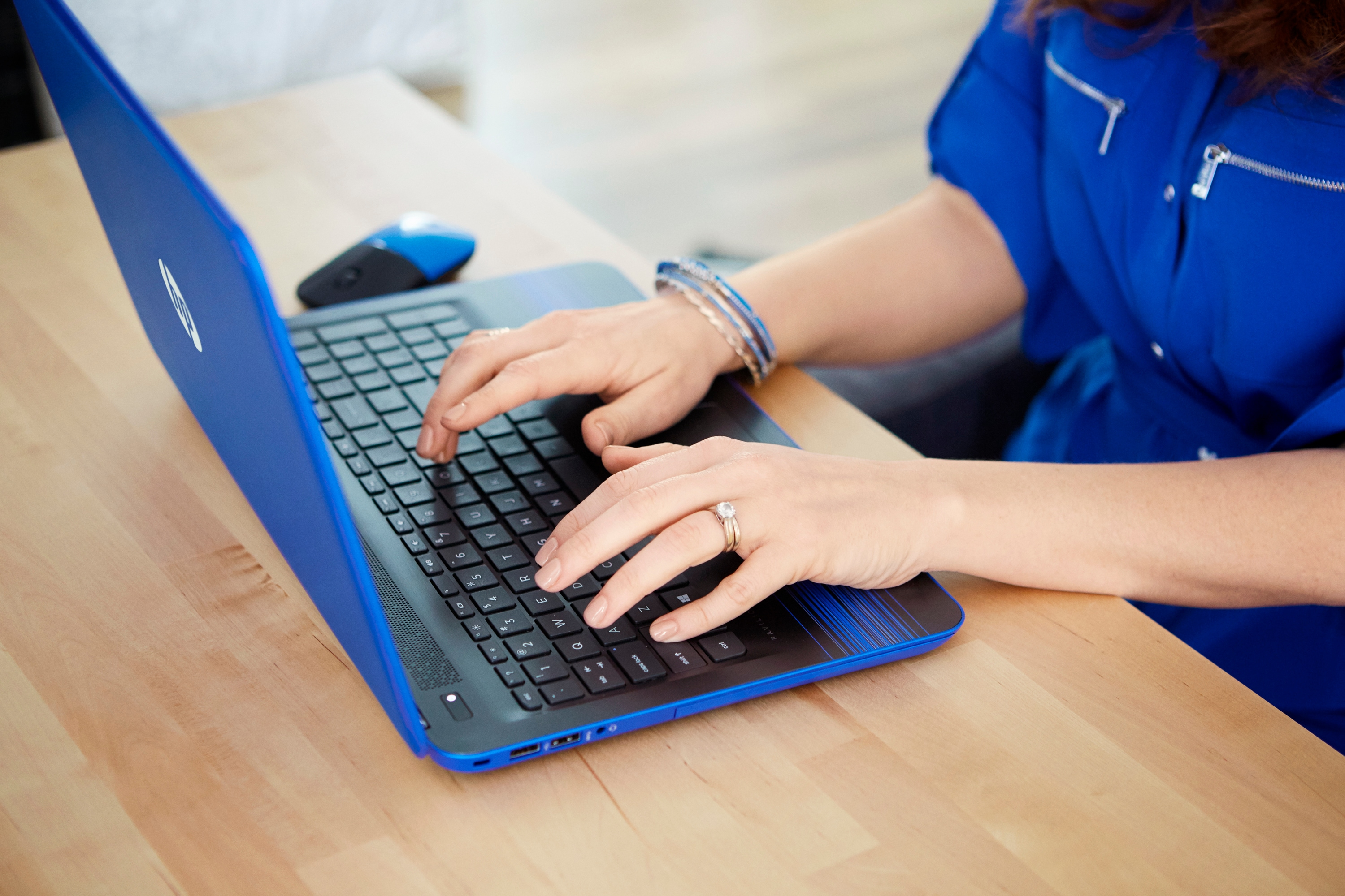 HP Pavilion 15-au137ng - 15,6 Zoll - Intel® Core™ i5 i5-7200U - 16 GB - 1 TB - Windows 10 Home (64 Bit)