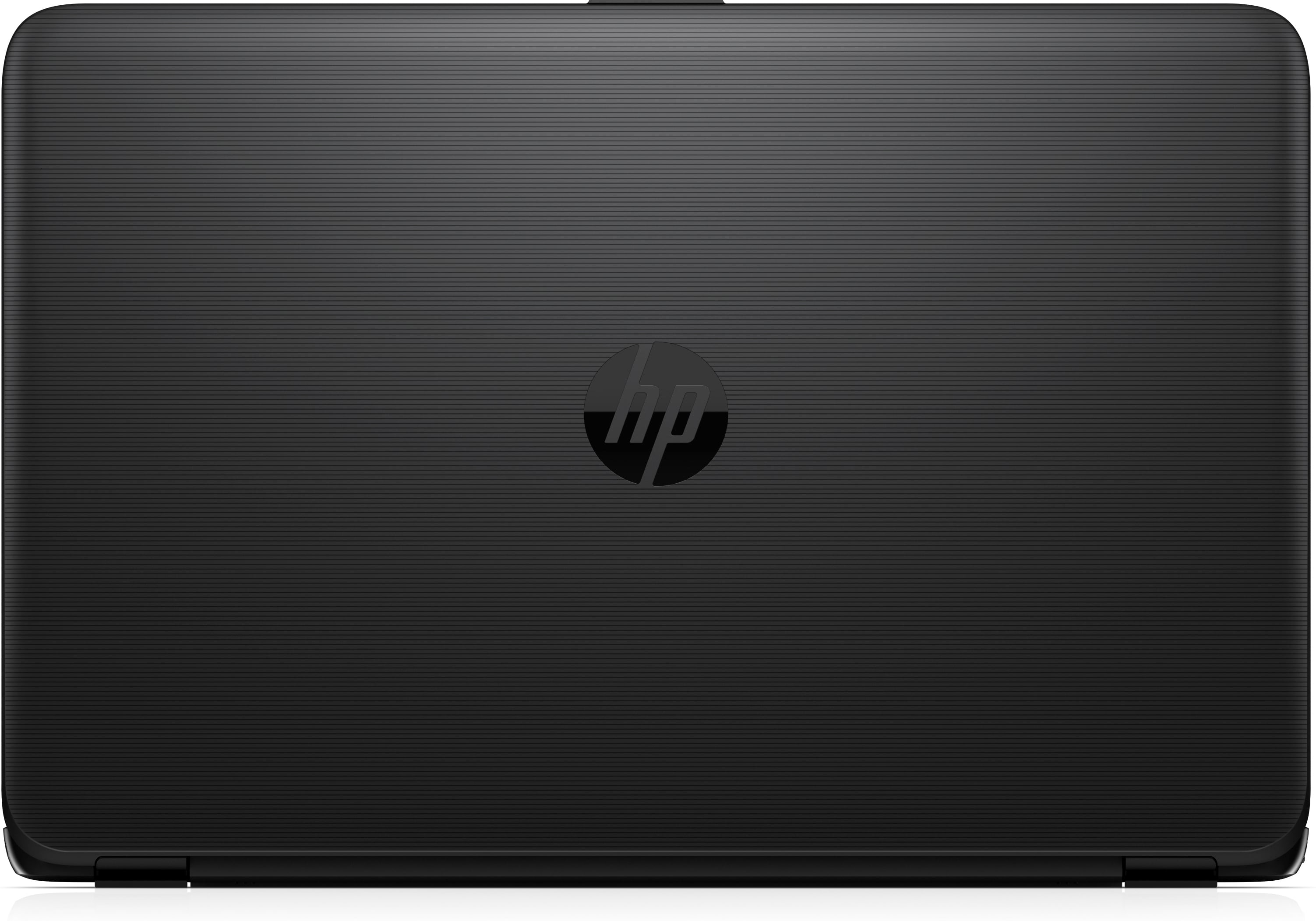 Schwarzer Laptop mit dem HP-Logo in der Mitte. Der Laptop ist geschlossen und liegt auf einem Tisch.
