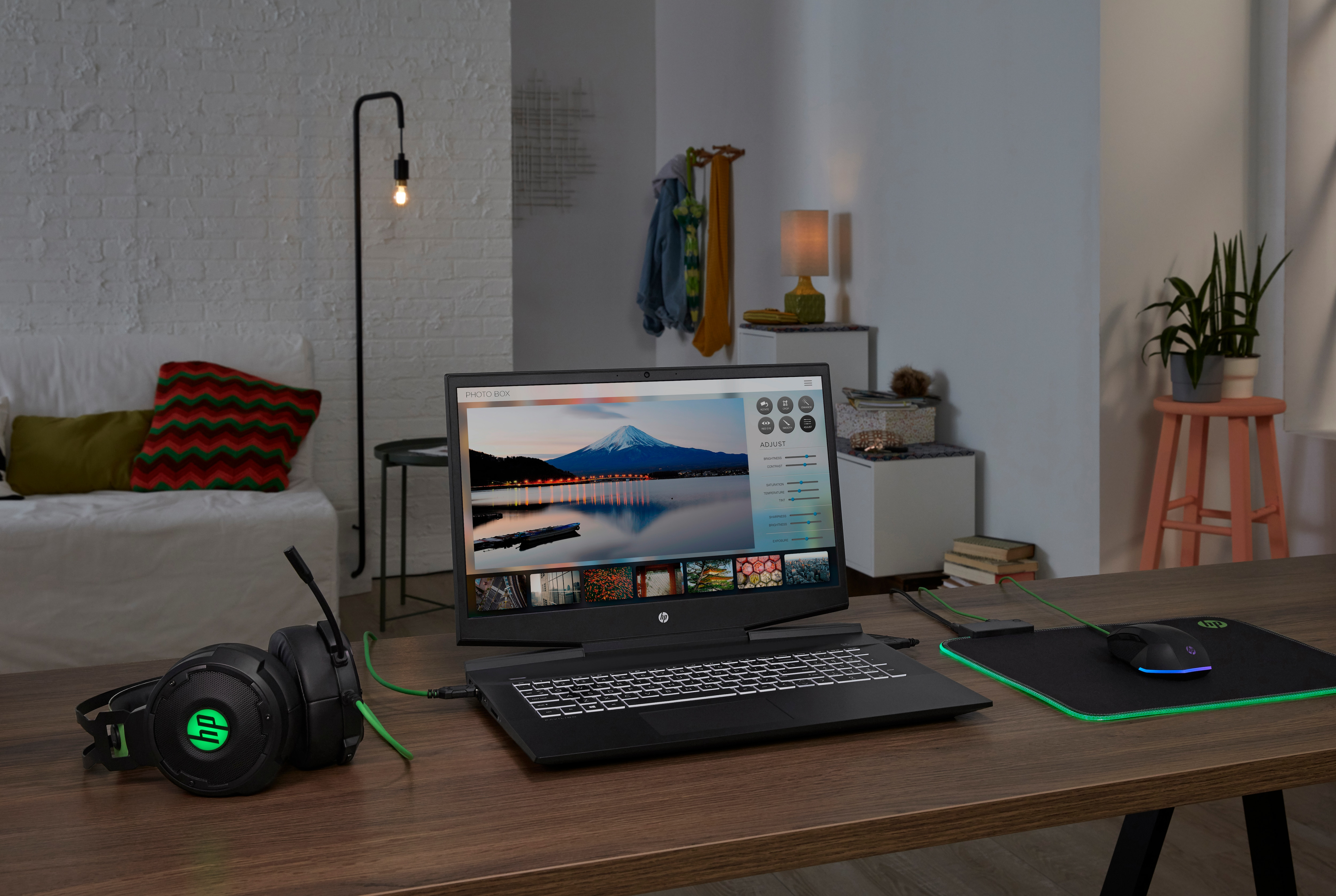 HP Pavilion 17-cd0310ng - 17,3 Zoll - Intel® Core™ i5 i5-9300H - 8 GB - 512 GB - NVIDIA GeForce® GTX 1650 - Windows 10 Home (64 Bit)