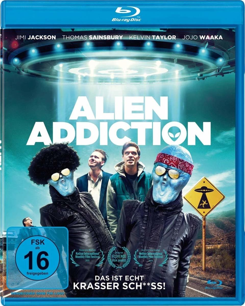 Blu-ray-Cover von Alien Addiction, mit Aliens und Menschen, mit Text und Logo.