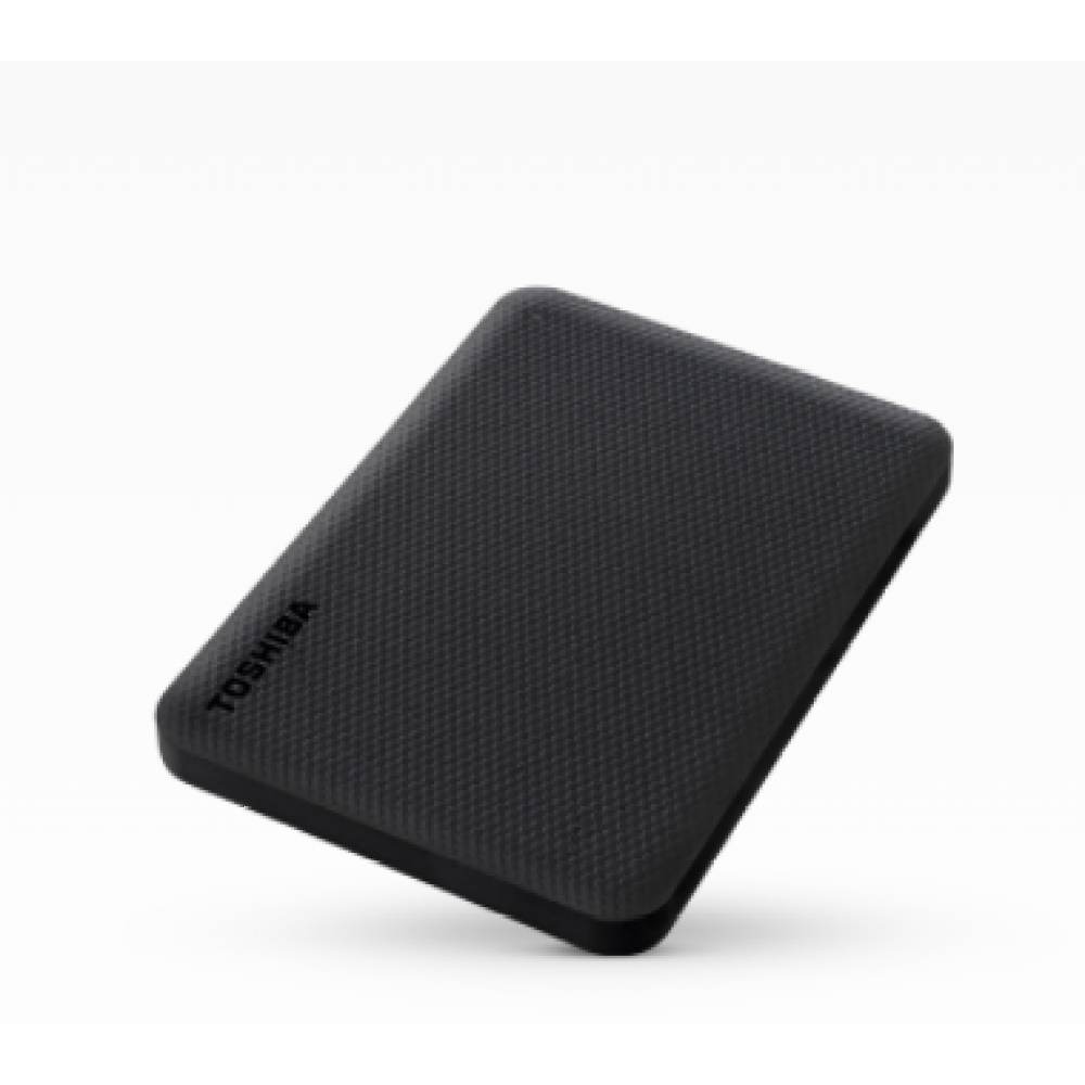 Un disco duro externo Toshiba negro contra un fondo blanco.