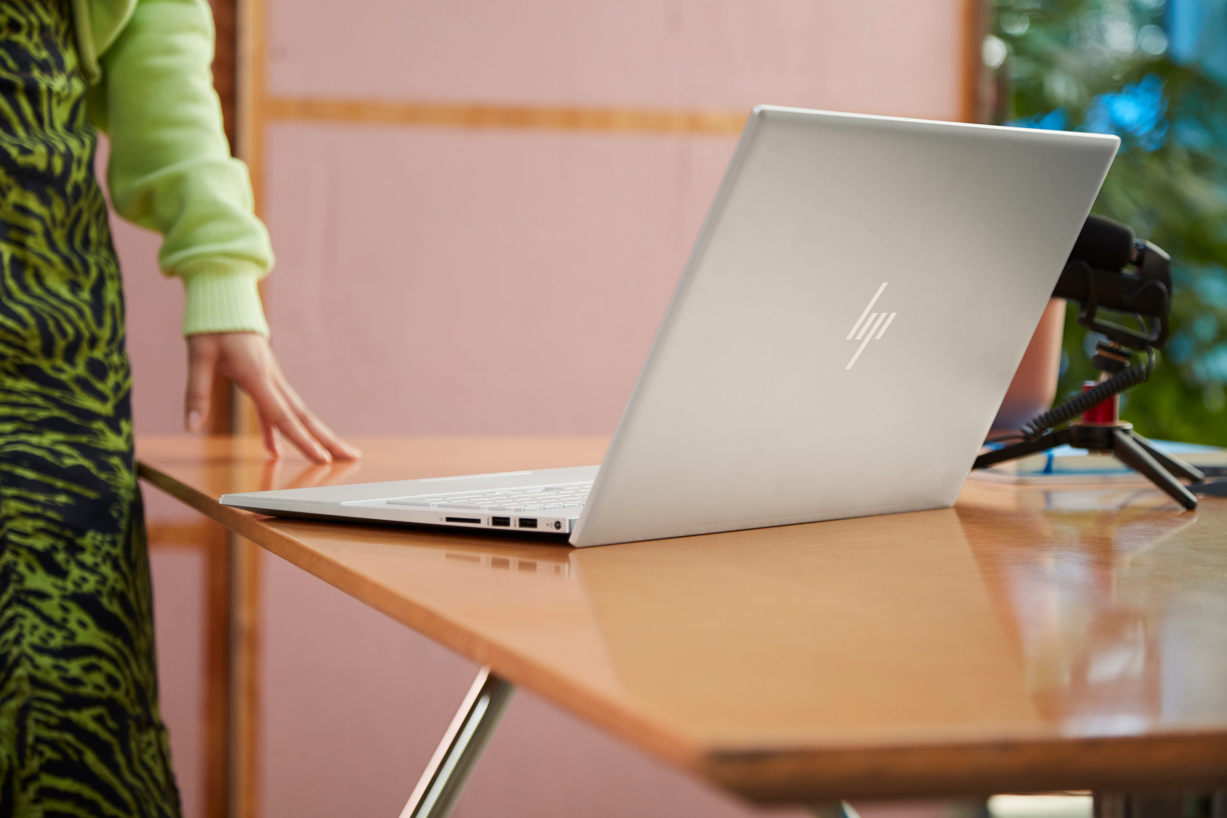HP ENVY 17-cg0330ng - 17,3 Zoll - Intel® Core™ i7 i7-1065G7 - 16 GB - 1 TB - NVIDIA GeForce® MX330 - Windows 10 Home (64 Bit)