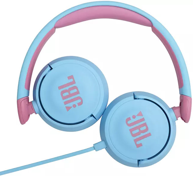 Casque JBL bleu clair et rose. Les écouteurs sont bleu clair avec logos JBL roses.
