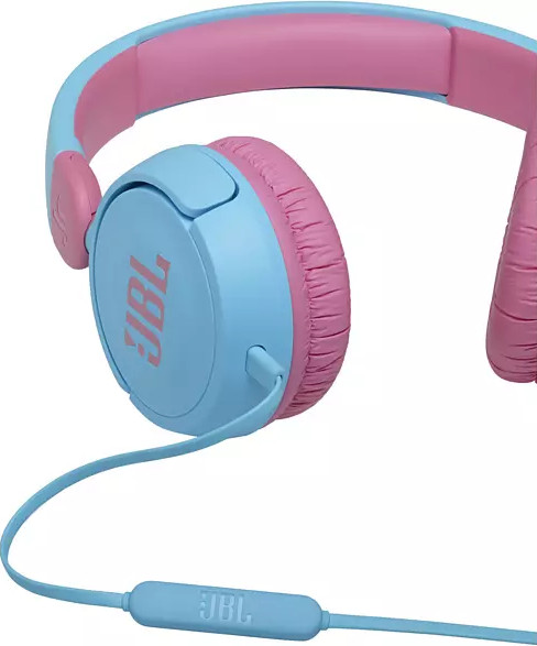 Casque JBL bleu et rose, relié à un câble, sur fond blanc.