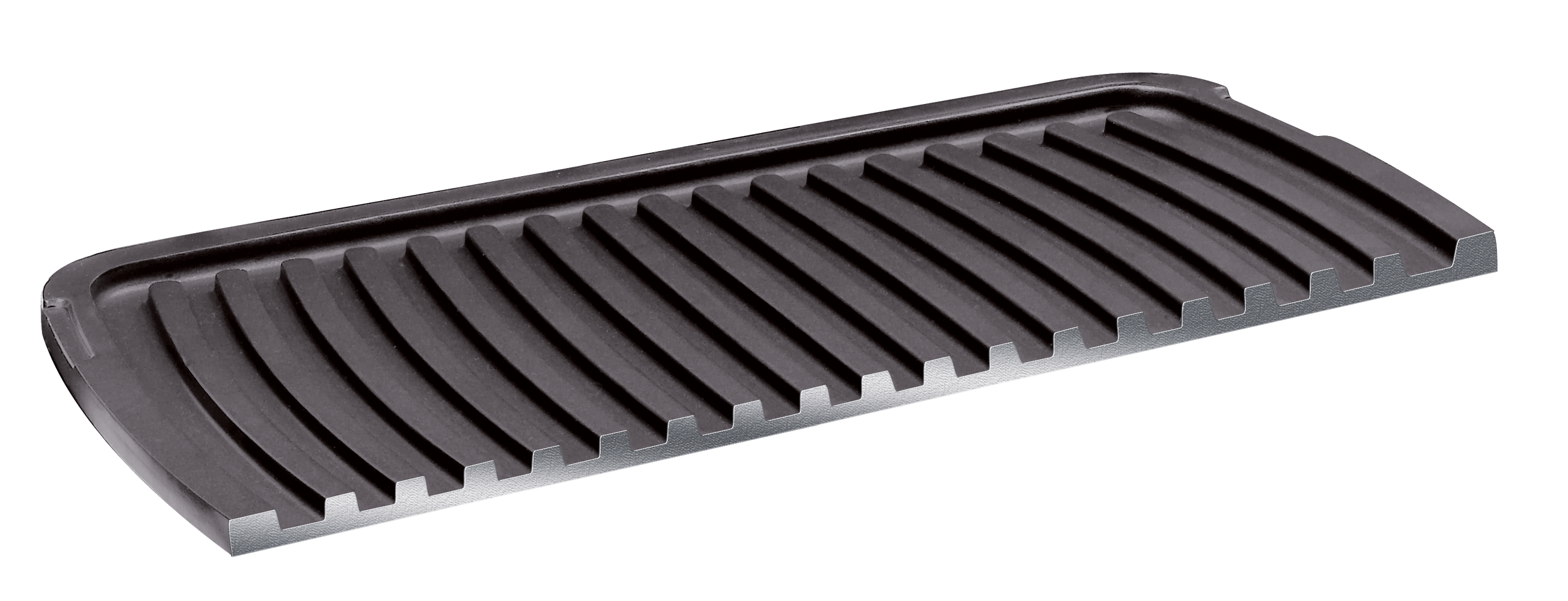 Een donkergrijze grillpan met gebogen ribbels, geïsoleerd op een witte achtergrond.