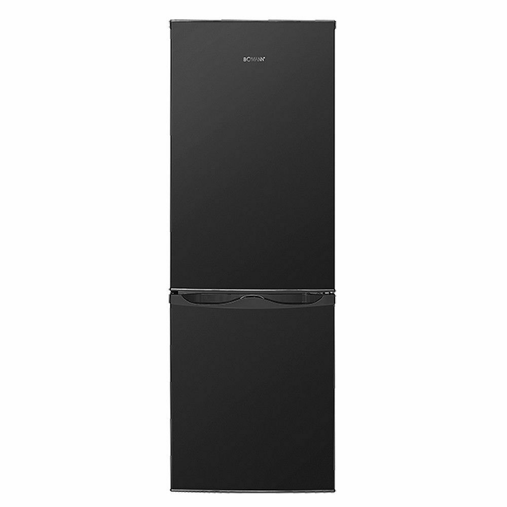 Ein schwarzer Kühlschrank mit einer oberen und unteren Tür. BOVANY steht oben.
