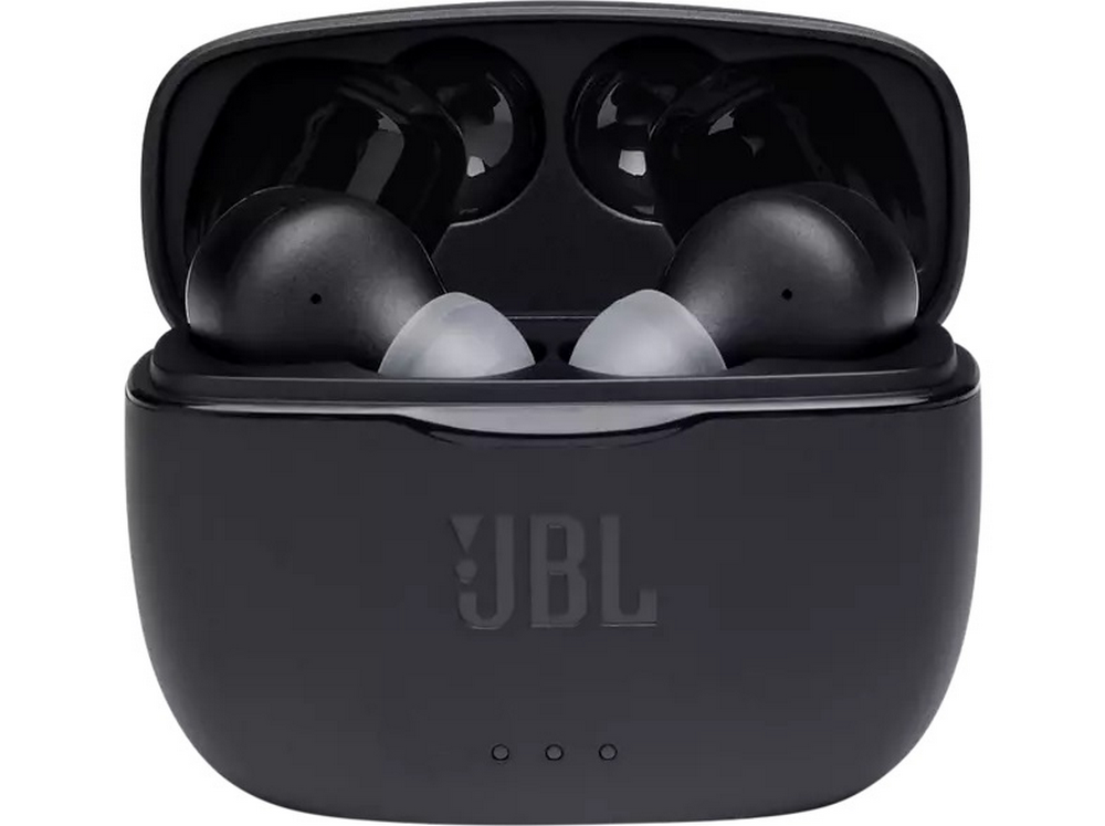 Auriculares JBL negros en un estuche de carga. Estuche abierto, mostrando dos auriculares, fondo blanco.