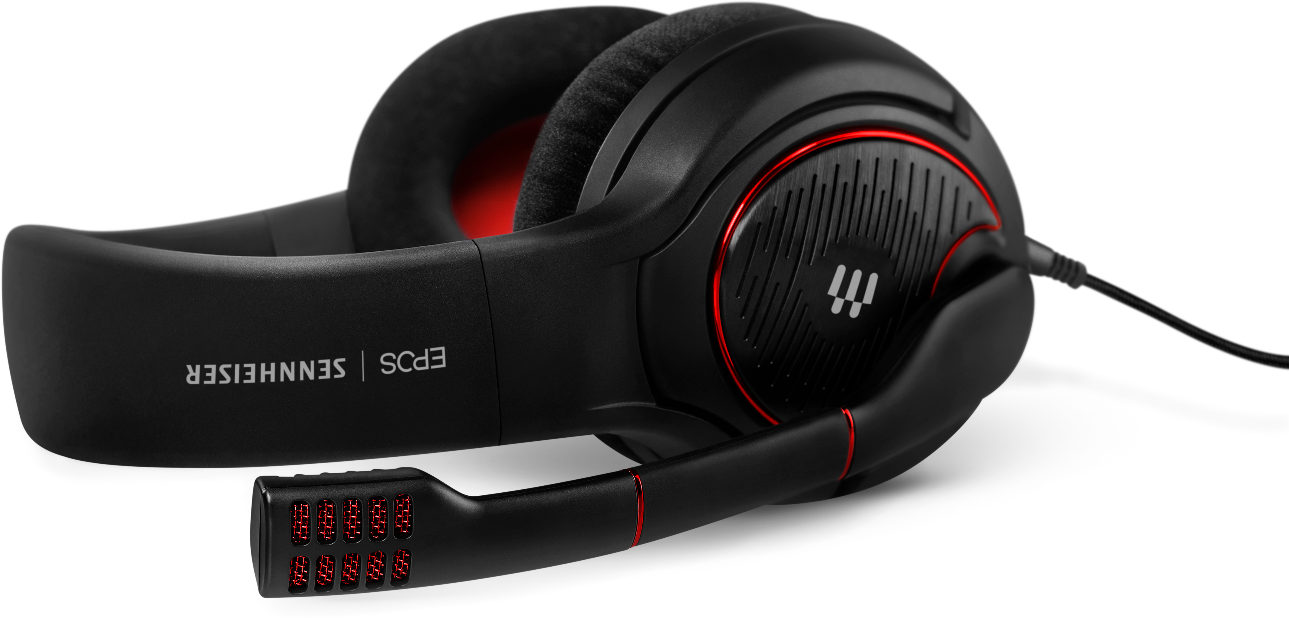 Schwarzes und rotes Gaming-Headset mit Mikrofon. Der Markenname Sennheiser ist sichtbar.