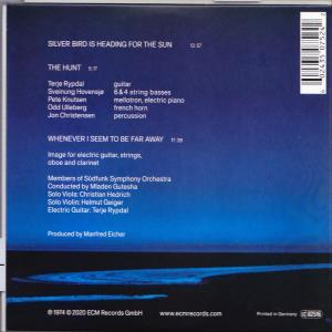 CD-Rückseite mit Text über die Musik und einem Barcode. Blauer Hintergrund.