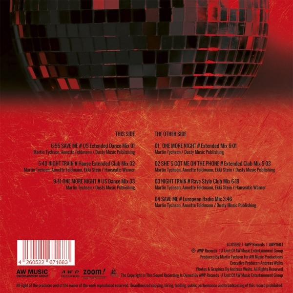 CD mit Trackliste und Credits. Der Hintergrund ist eine Discokugel. Die Disc ist eine Musikzusammenstellung.
