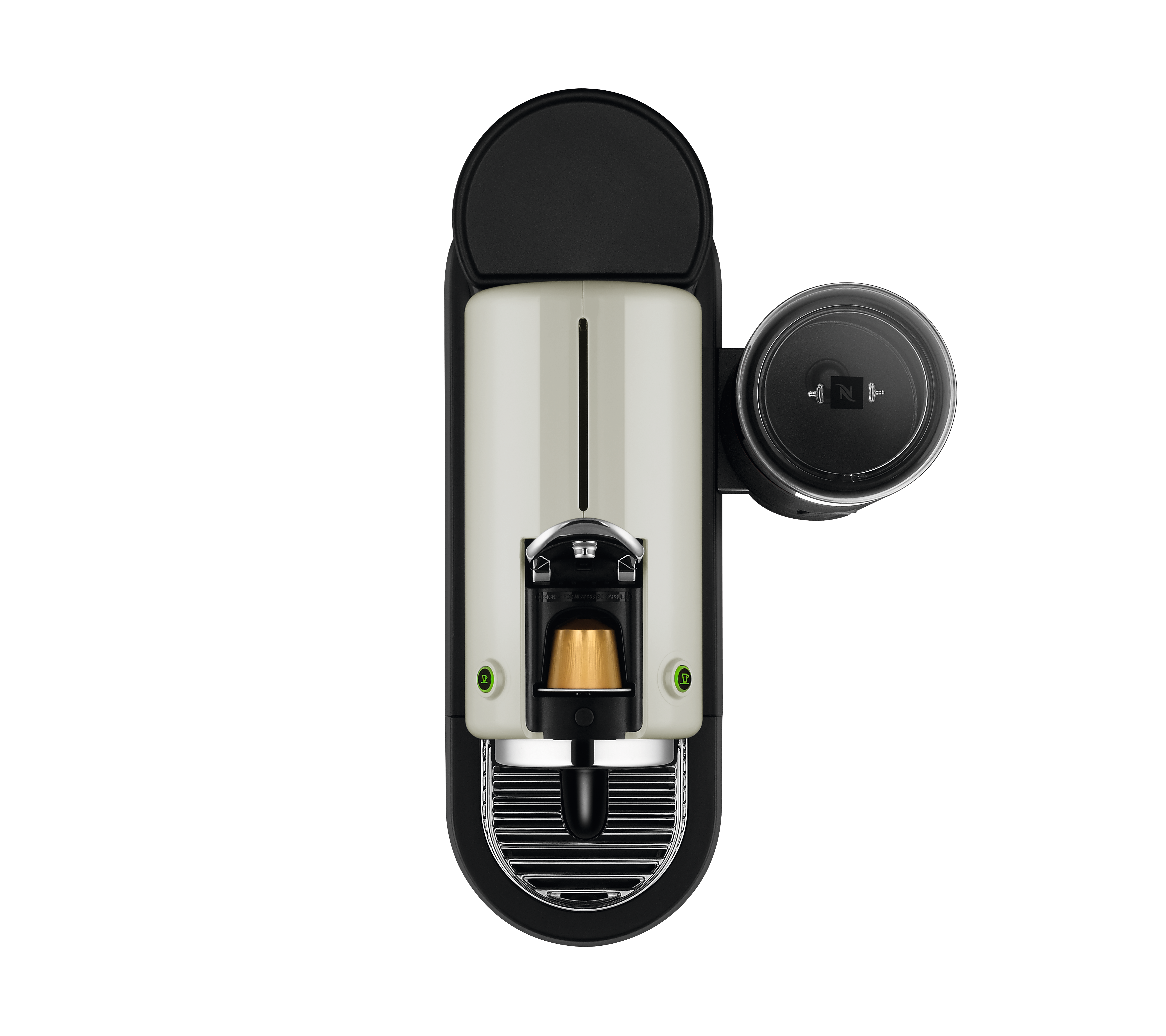 Draufsicht auf eine schwarz-weiße Nespresso-Kaffeemaschine. Eine Kaffeekapsel ist sichtbar.