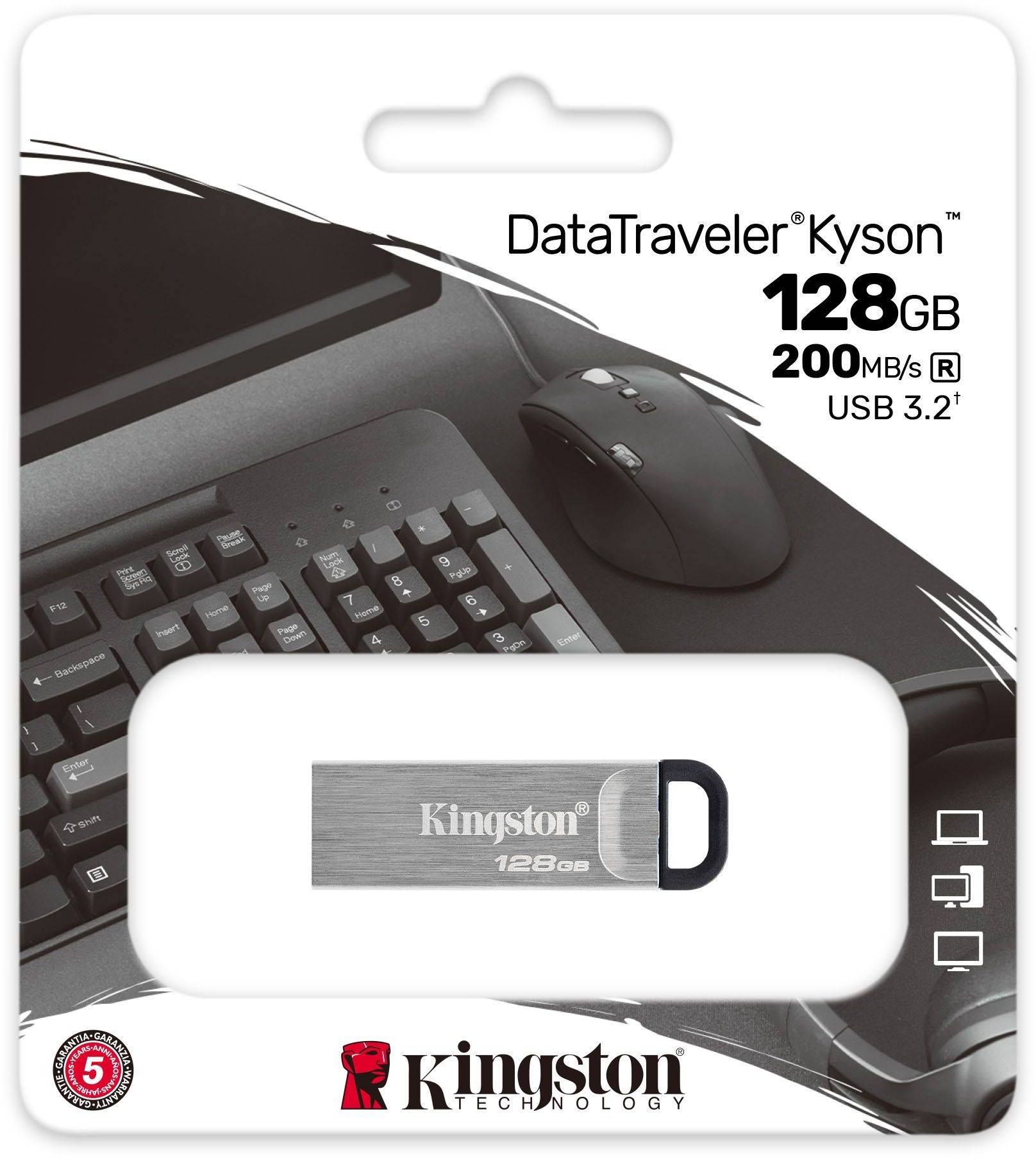 Kingston 128 GB USB-Laufwerk in Verpackung, mit Tastatur und Maus im Hintergrund.