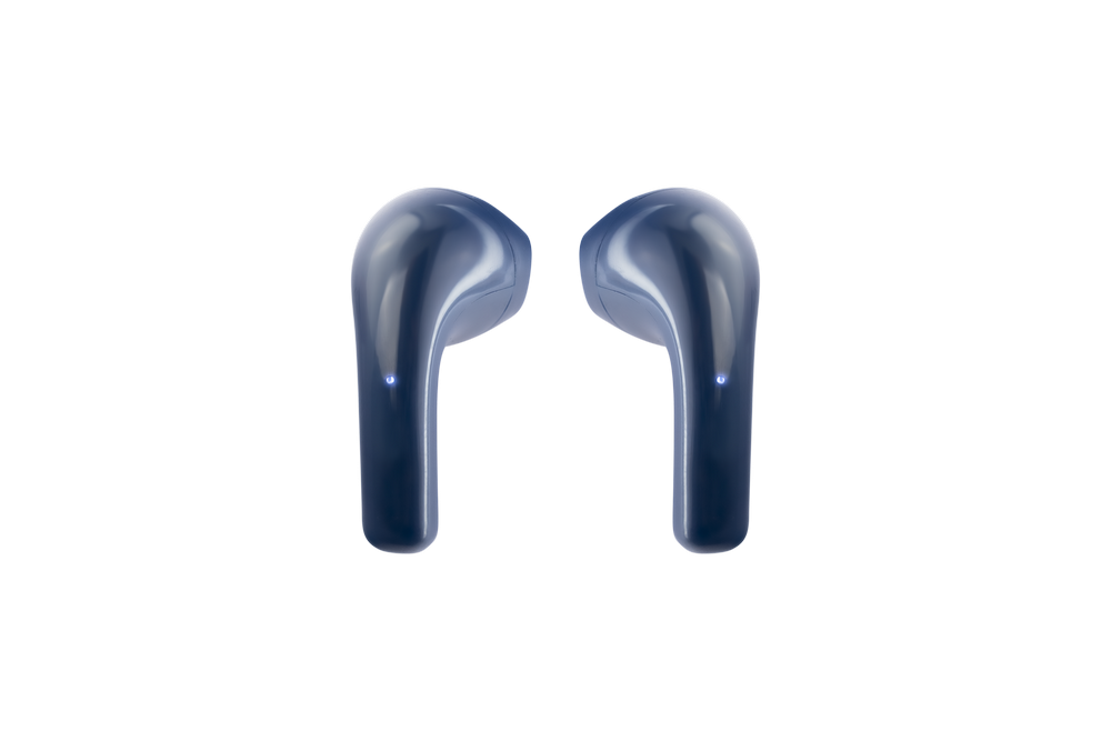 Dos auriculares inalámbricos azules, uno al lado del otro, sobre un fondo negro.
