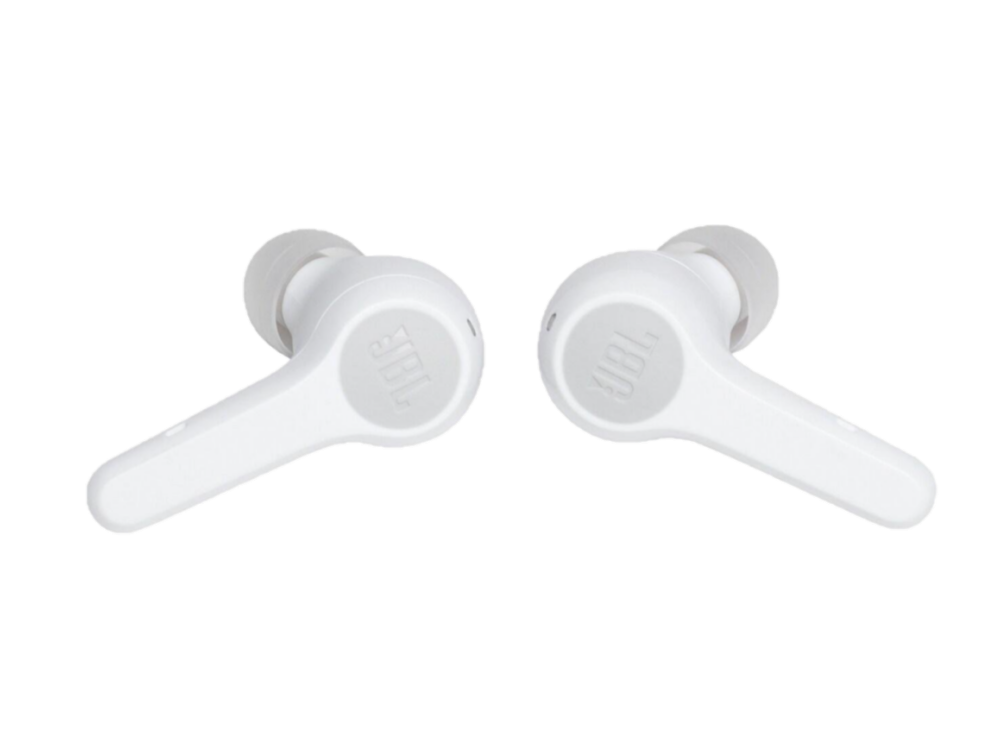 Auriculares inalámbricos blancos JBL sobre un fondo negro. El logo de JBL es visible.