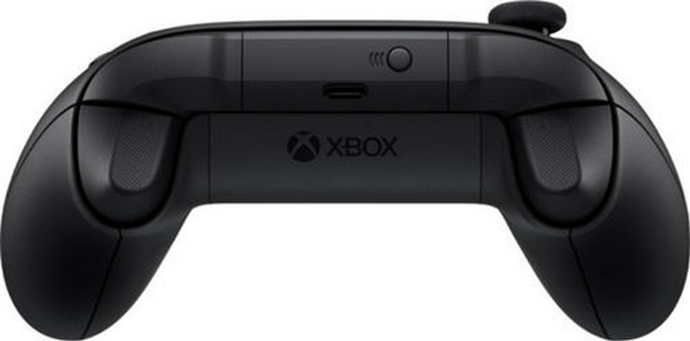 Mando Xbox negro, con botones, logotipo y agarres.