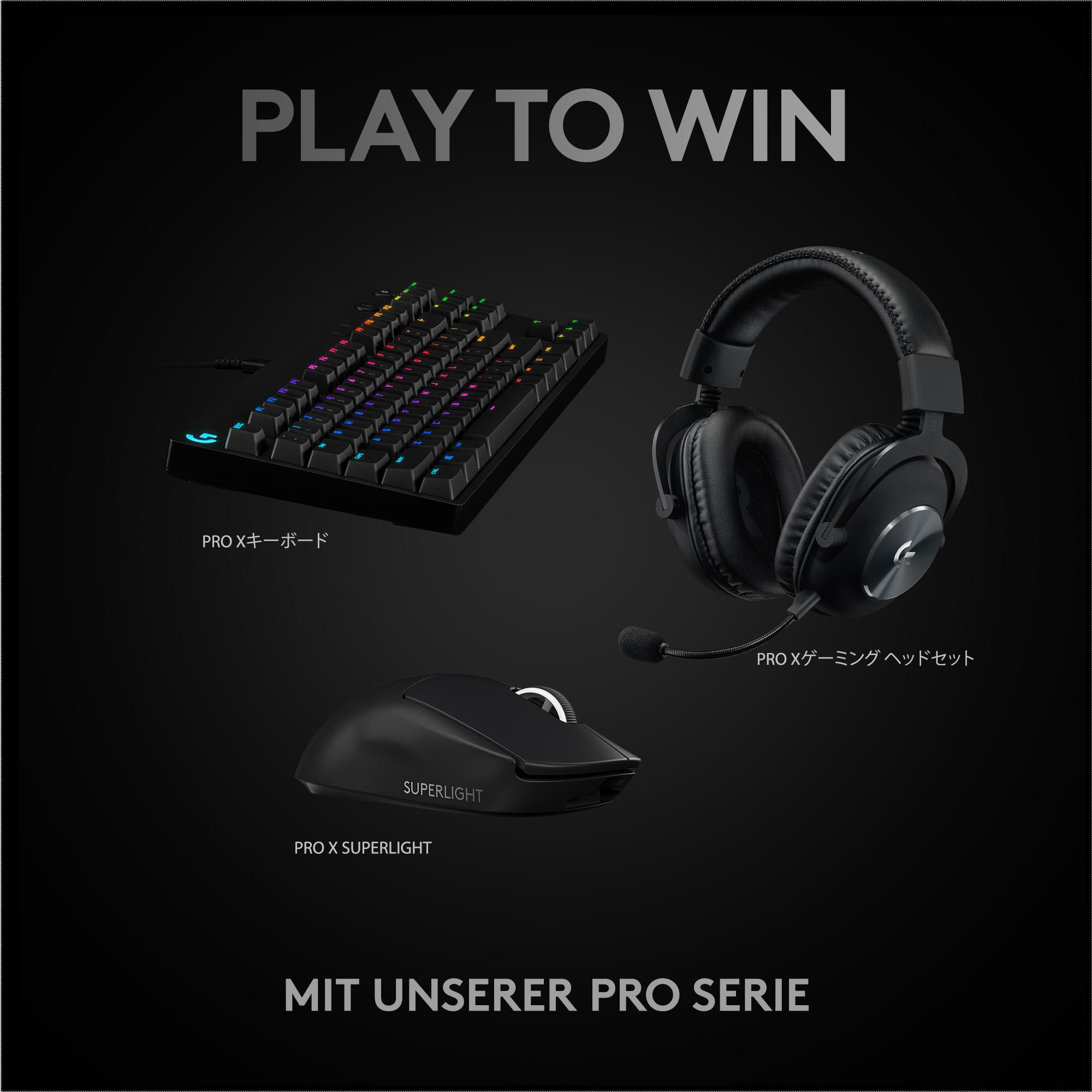 Schwarzes Gaming-Setup mit Tastatur, Headset und Maus, alles auf dunklem Hintergrund. Text: 'PLAY TO WIN'.