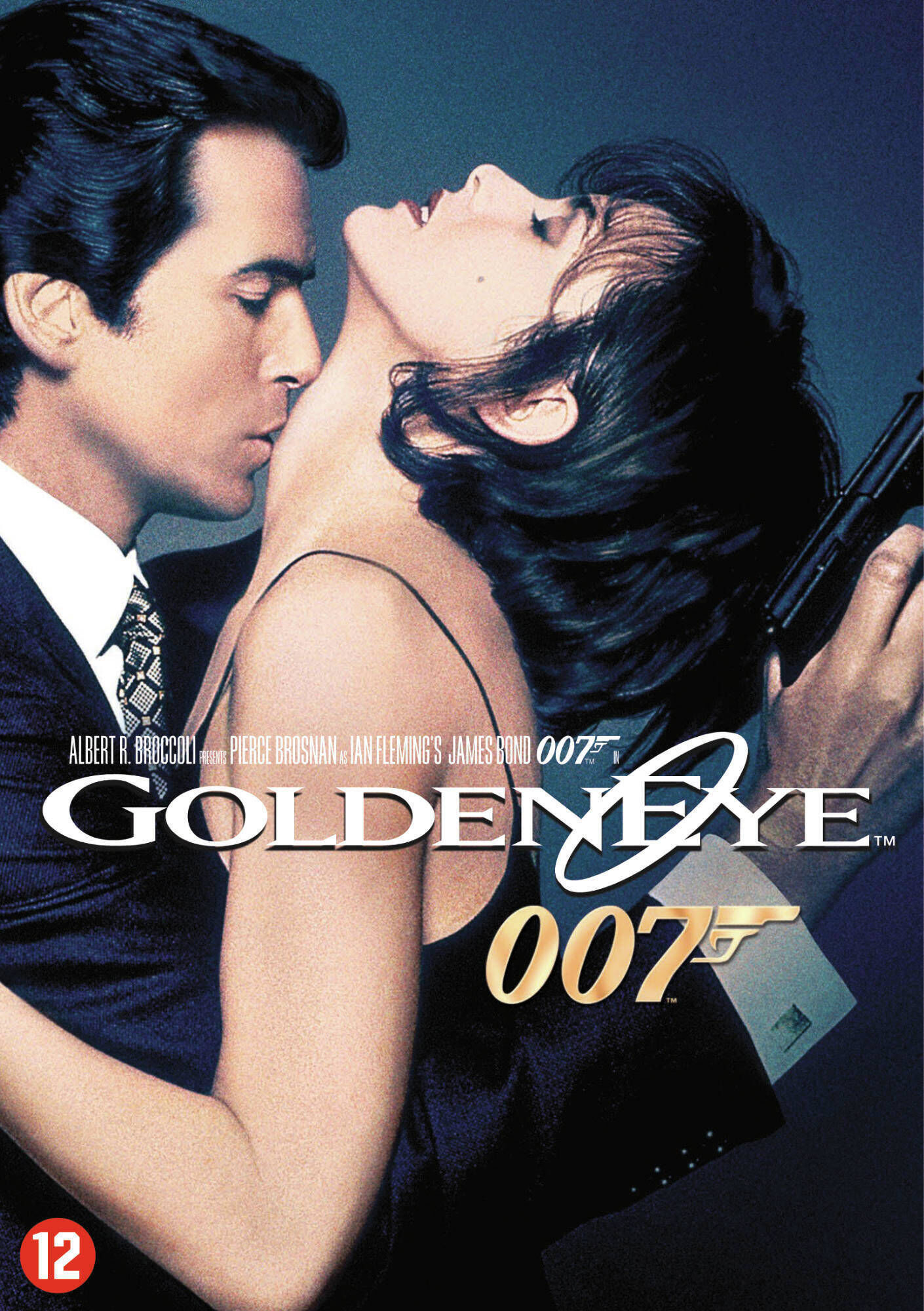 Filmposter van GoldenEye. Een stel omhelst elkaar, een pistool is zichtbaar.