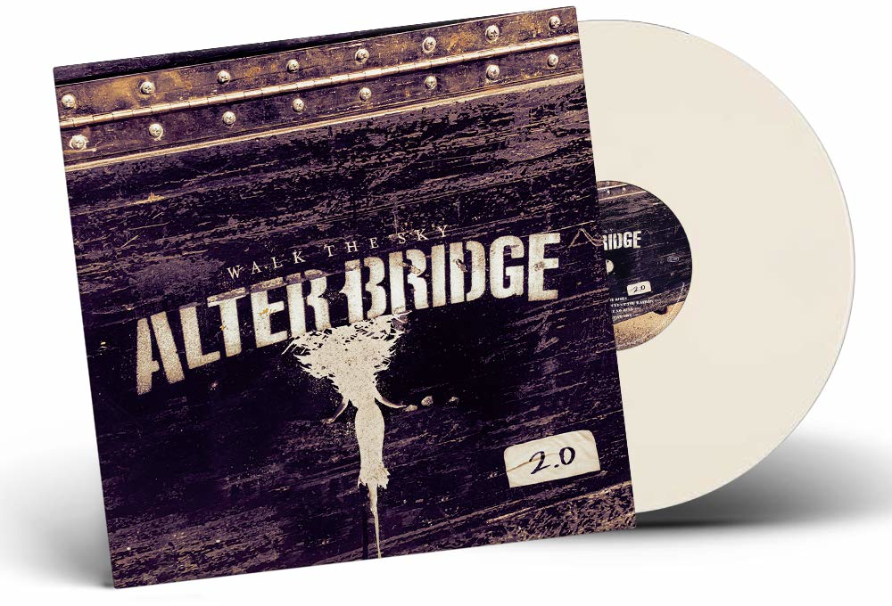 Az Alter Bridge 'Walk the Sky 2.0' című albumának borítója. Sötét, texturált borítóval és fehér bakelit lemezzel.