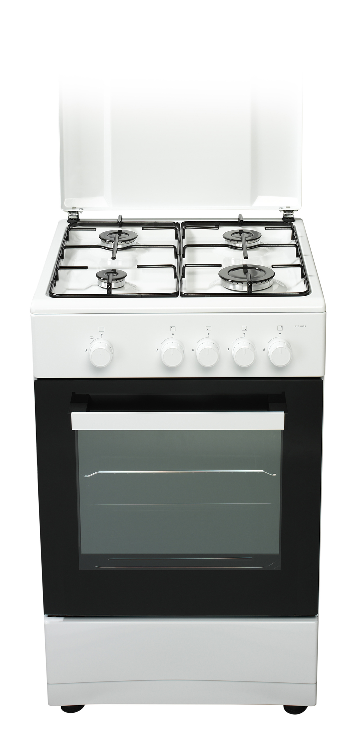 Een witte vrijstaande gasfornuis met vier branders en een open ovendeur.