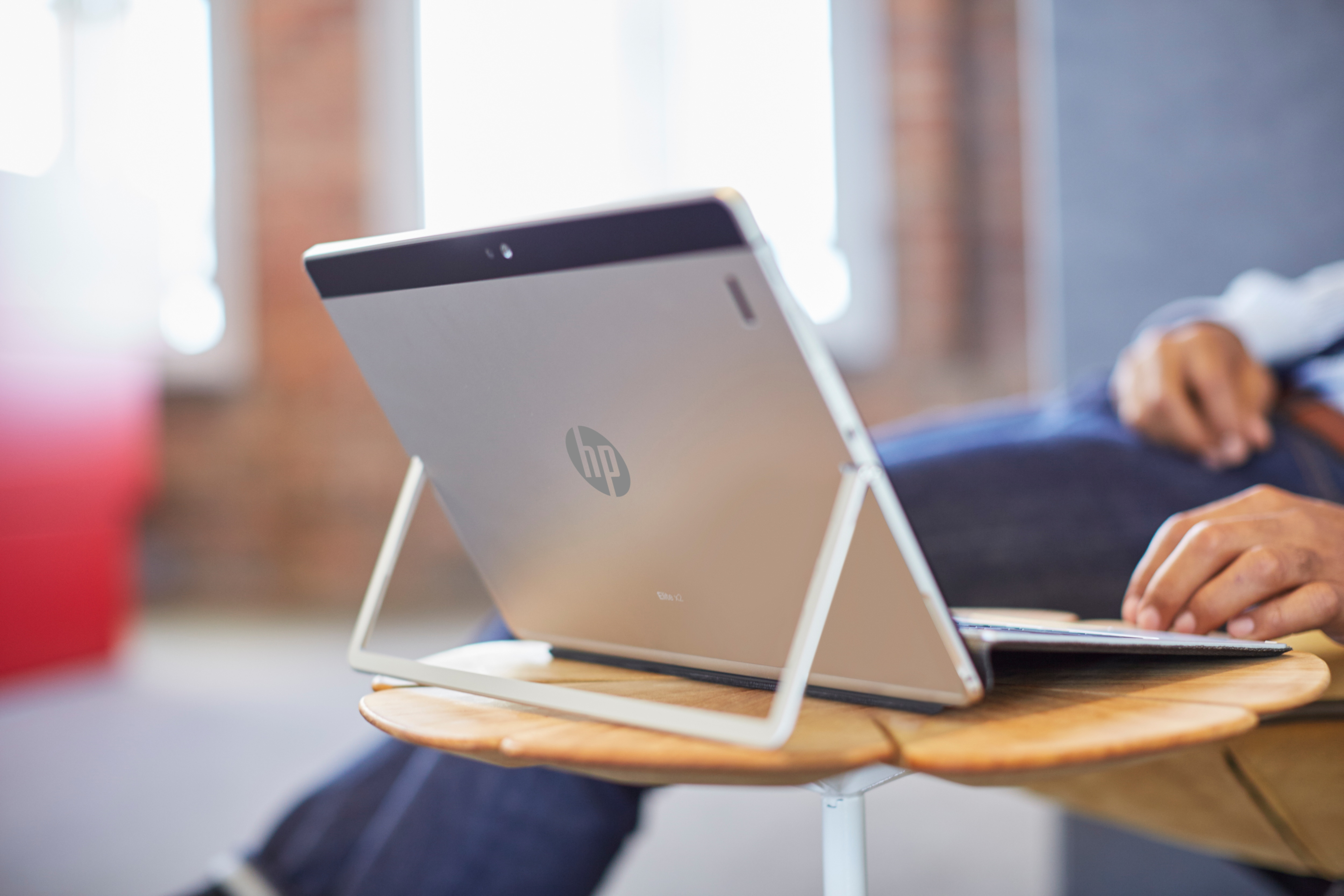 HP - B2B Elite x2 1012 G1 - 12 Zoll - Intel® Core™ M m5-6Y54 - 8 GB - 256 GB