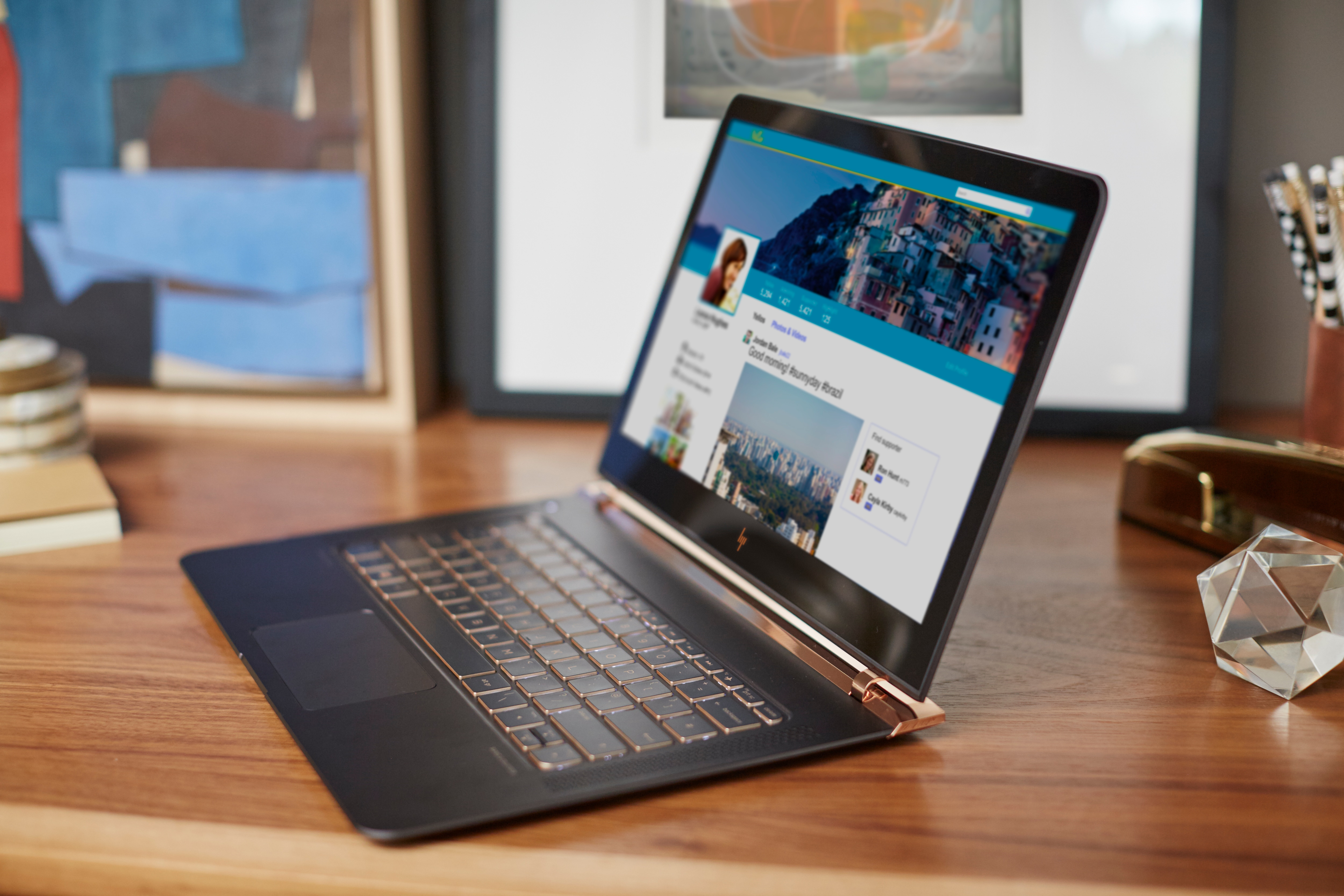 HP Spectre 13-v030ng  - 13,3 Zoll - Intel® Core™ i7 i7-6500U - 8 GB - 512 GB - Intel® HD 520 - Windows 10 Home (64 Bit)