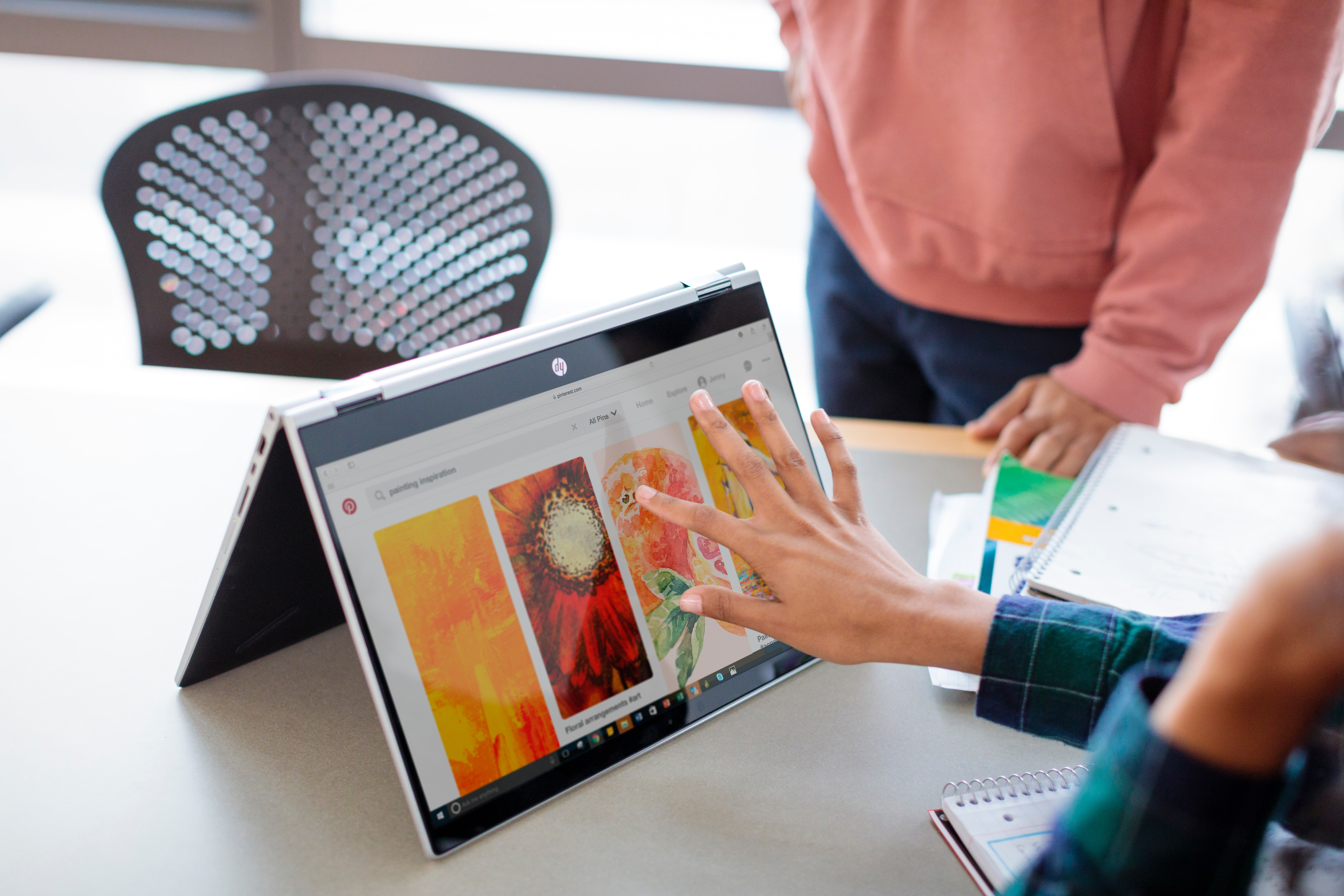 HP Pavilion x360 15-cr0301ng - 15,6 Zoll - Intel® Core™ i3 i3-8130U - 8 GB - 1 TB - Intel® UHD 620 - Windows 10 Home (64 Bit)