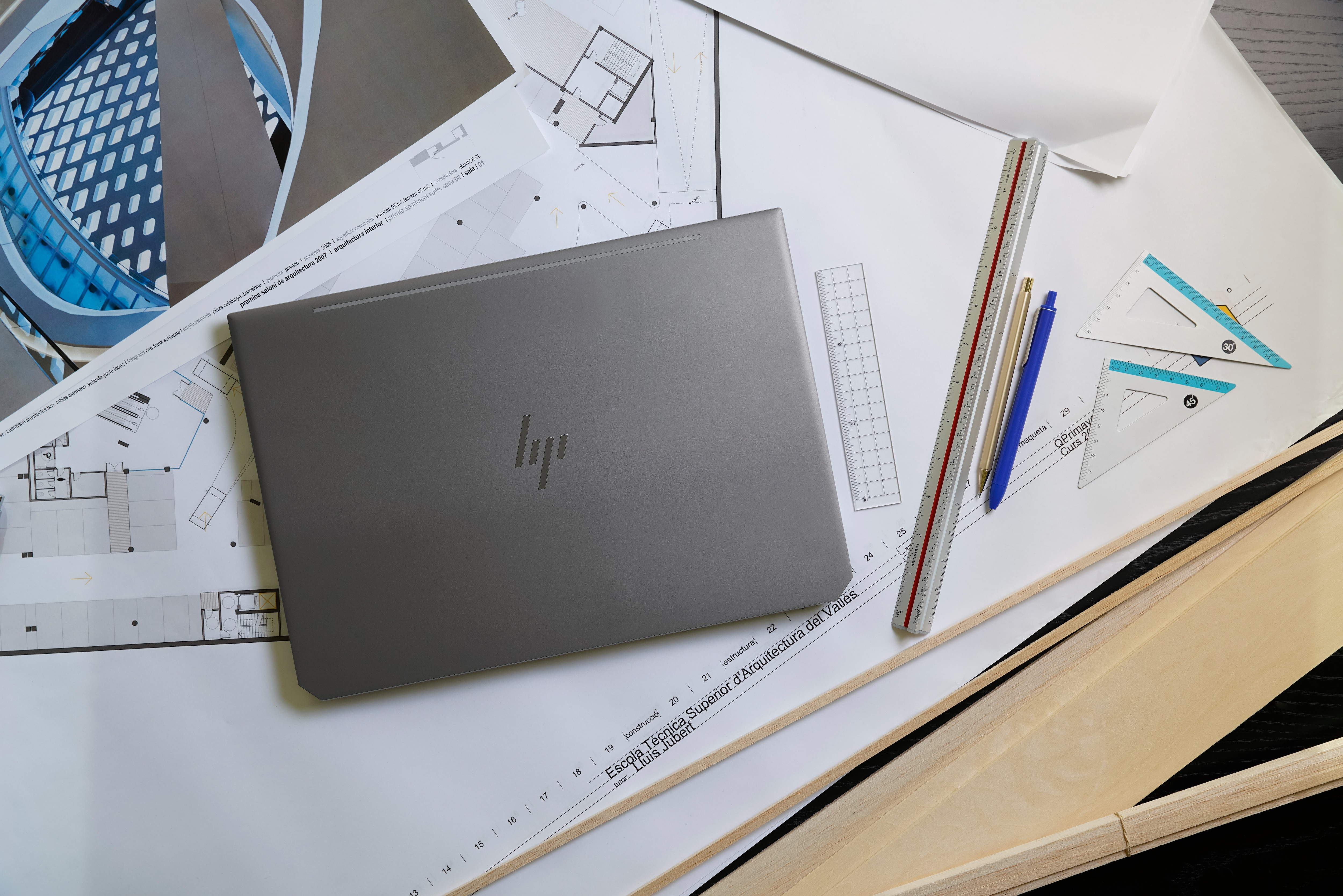 HP - B2B ZBook Studio G5 - 15,6 Zoll - Intel® Core™ i7 i7-8850H - 16 GB - 512 GB