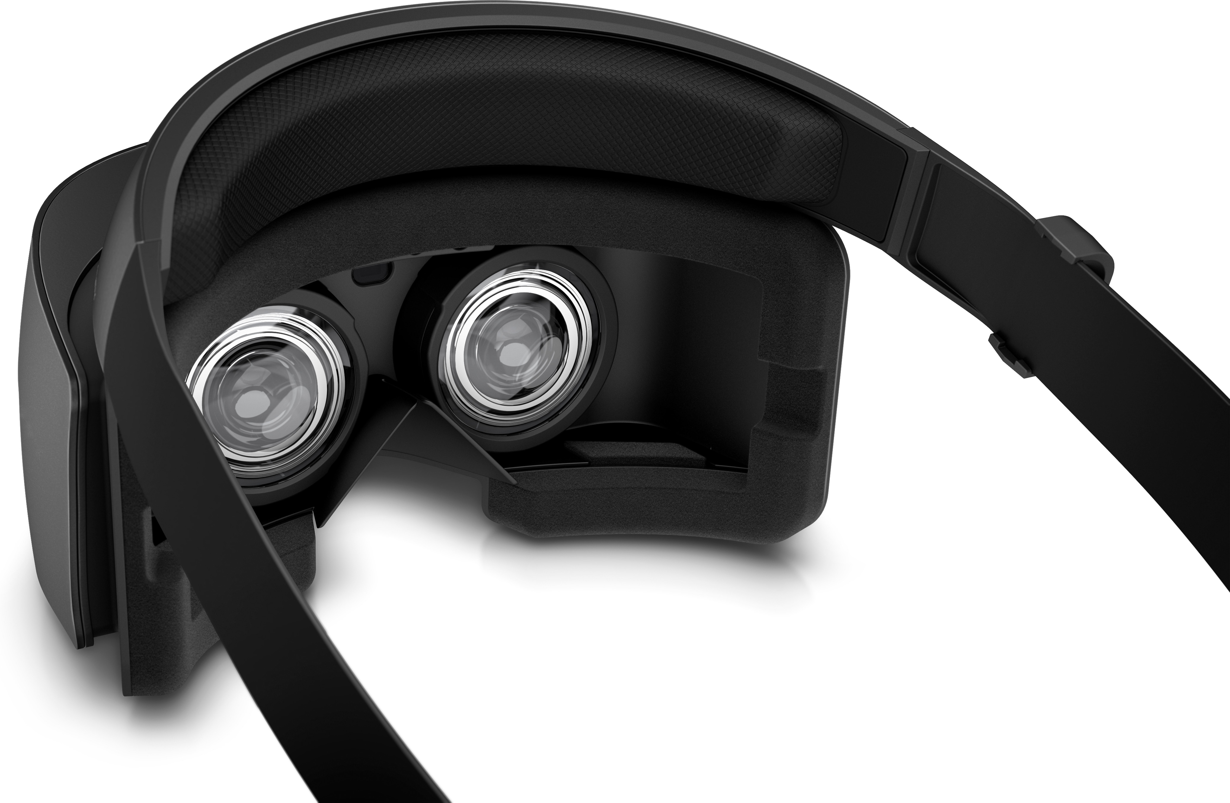 Schwarzes VR-Headset mit sichtbaren Linsen, offen auf weißem Hintergrund.