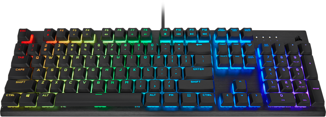 Eine schwarze Gaming-Tastatur mit bunten, hintergrundbeleuchteten Tasten. Die Tastatur liegt auf schwarzem Untergrund.