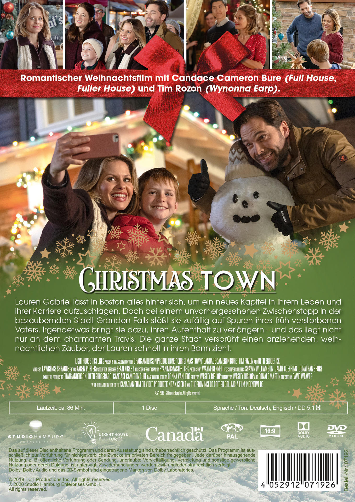 DVD-Cover: eine Frau und ein Junge machen ein Selfie mit einem Schneemann; Urlaubsthema.