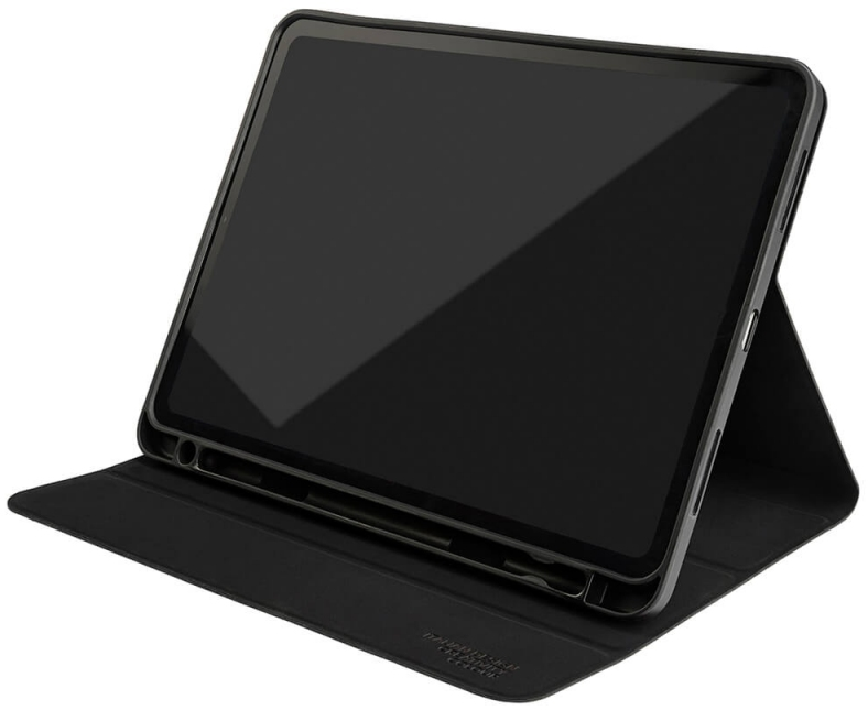 Ein schwarzes Tablet in einer Hülle, aufgeklappt, auf schwarzer Oberfläche. Die Hülle ist offen.